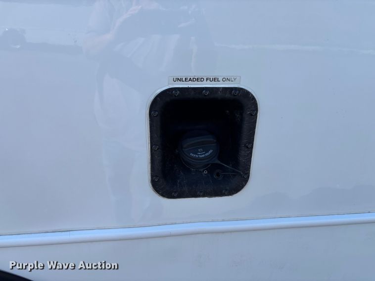 image for item FI0934 2013 Glaval E450 Super Duty shuttle bus