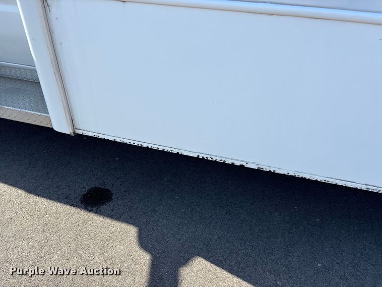 image for item FI0934 2013 Glaval E450 Super Duty shuttle bus