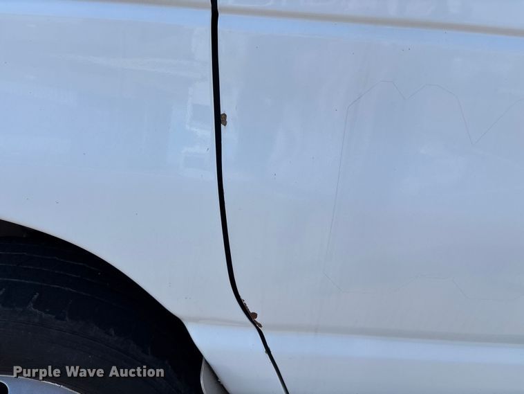 image for item FI0934 2013 Glaval E450 Super Duty shuttle bus