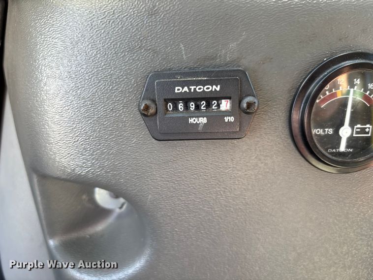 image for item FI0934 2013 Glaval E450 Super Duty shuttle bus