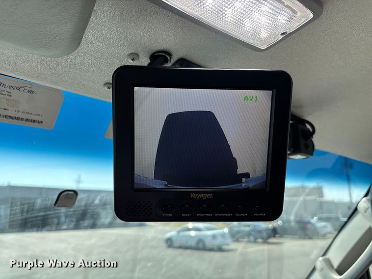 image for item FI0934 2013 Glaval E450 Super Duty shuttle bus