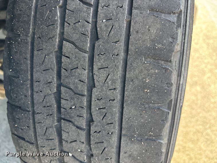 image for item FI0934 2013 Glaval E450 Super Duty shuttle bus