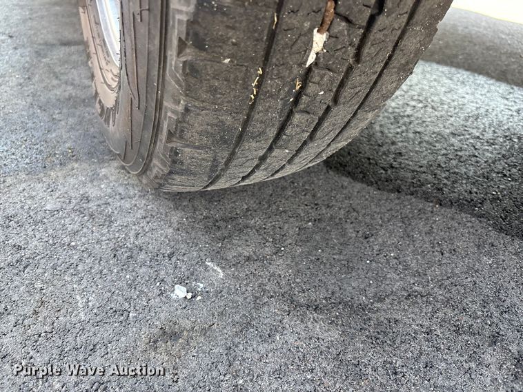 image for item FI0934 2013 Glaval E450 Super Duty shuttle bus