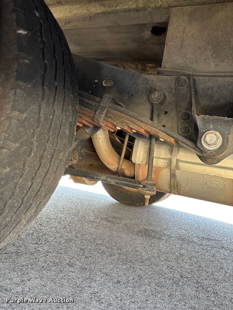 image for item FI0934 2013 Glaval E450 Super Duty shuttle bus