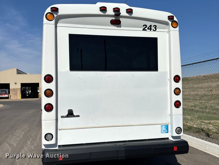 image for item FI0935 2013 Glaval E450 Super Duty transit bus