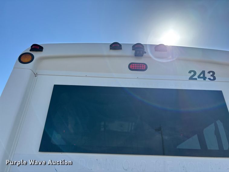 image for item FI0935 2013 Glaval E450 Super Duty transit bus