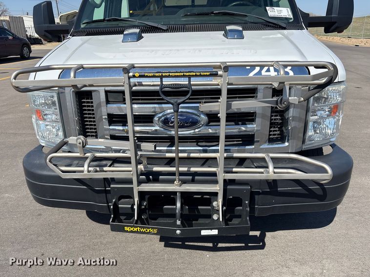 image for item FI0935 2013 Glaval E450 Super Duty transit bus