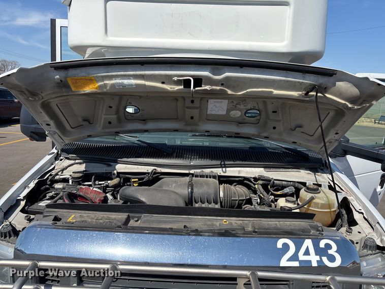 image for item FI0935 2013 Glaval E450 Super Duty transit bus