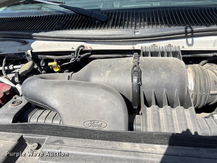 image for item FI0935 2013 Glaval E450 Super Duty transit bus