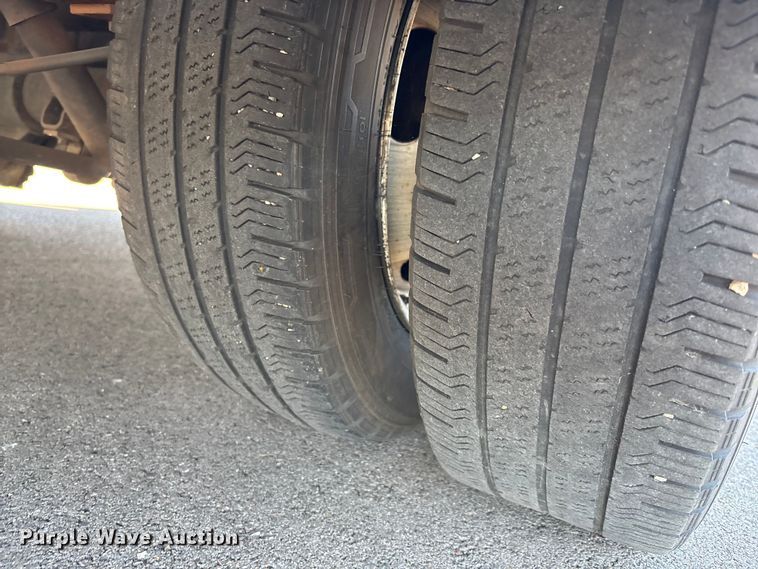 image for item FI0935 2013 Glaval E450 Super Duty transit bus