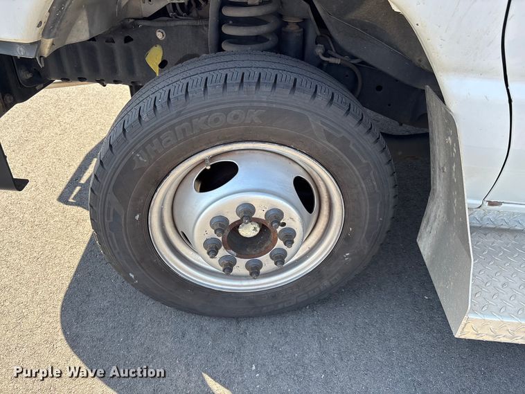 image for item FI0935 2013 Glaval E450 Super Duty transit bus