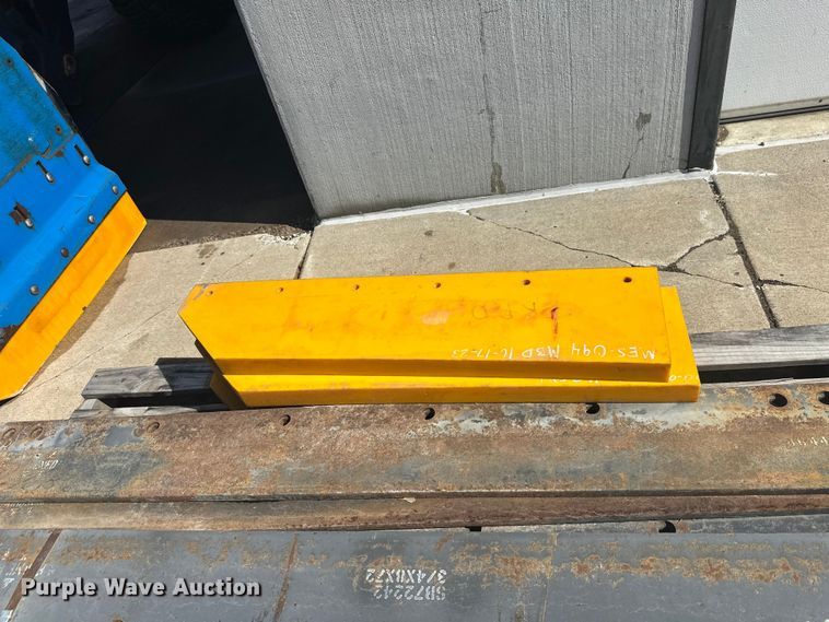 image for item FK0009 Kage Snow plow box system wheel loader snow pusher