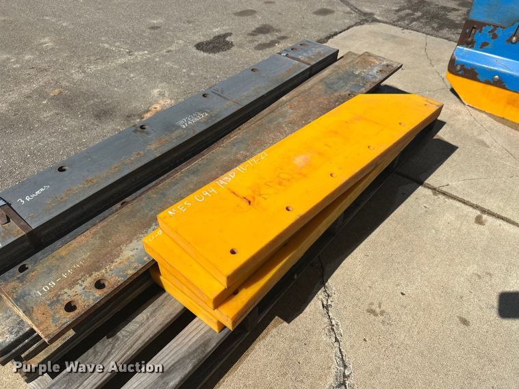 image for item FK0009 Kage Snow plow box system wheel loader snow pusher