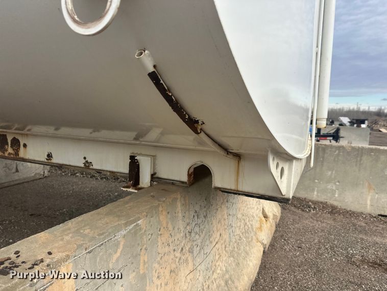 image for item FK0018 Tank bed