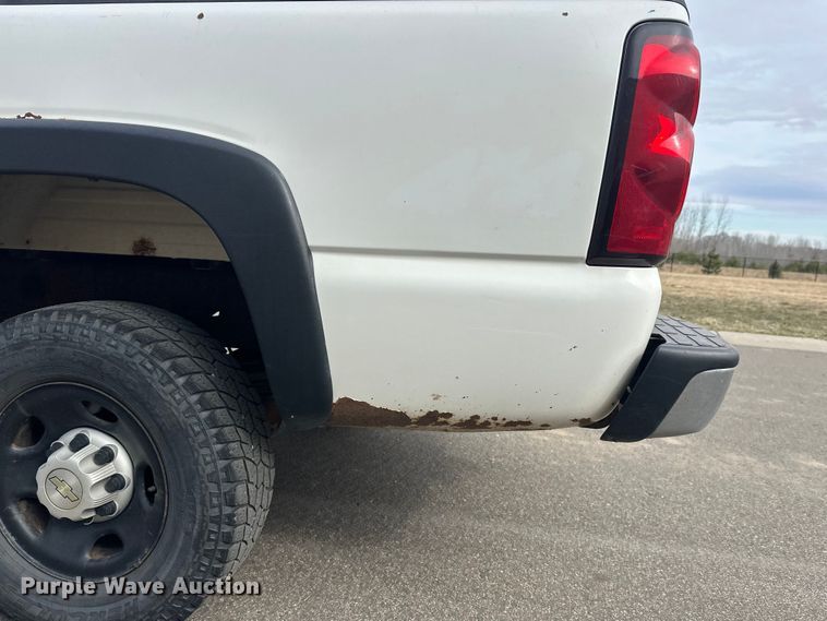 image for item FK0023 2007 Chevrolet Silverado 2500HD pickup truck