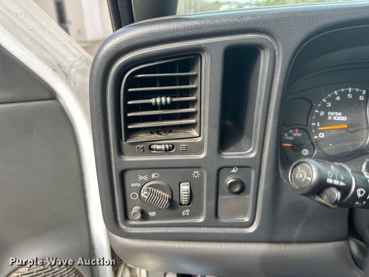 image for item FK0023 2007 Chevrolet Silverado 2500HD pickup truck