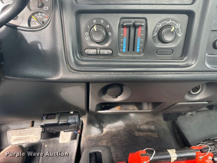 image for item FK0023 2007 Chevrolet Silverado 2500HD pickup truck