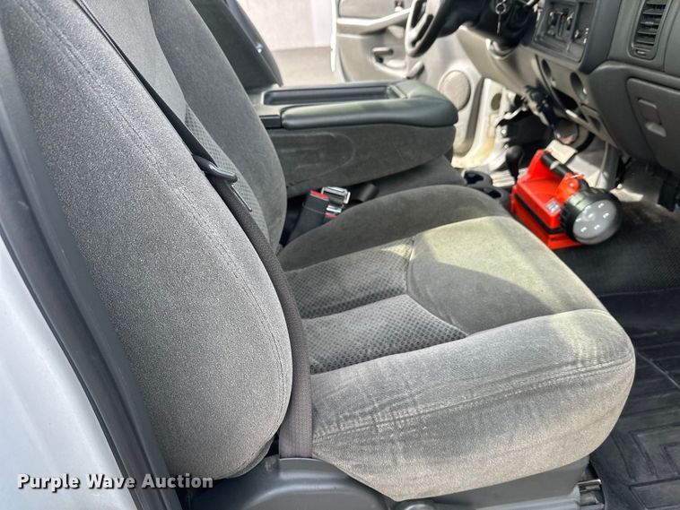 image for item FK0023 2007 Chevrolet Silverado 2500HD pickup truck