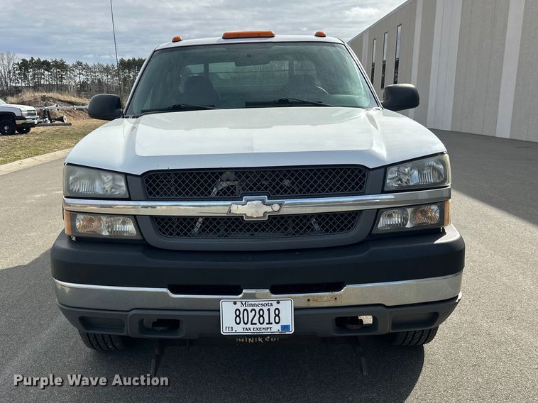 image for item FK0024 2004 Chevrolet Silverado 2500HD Ext. Cab pickup truck
