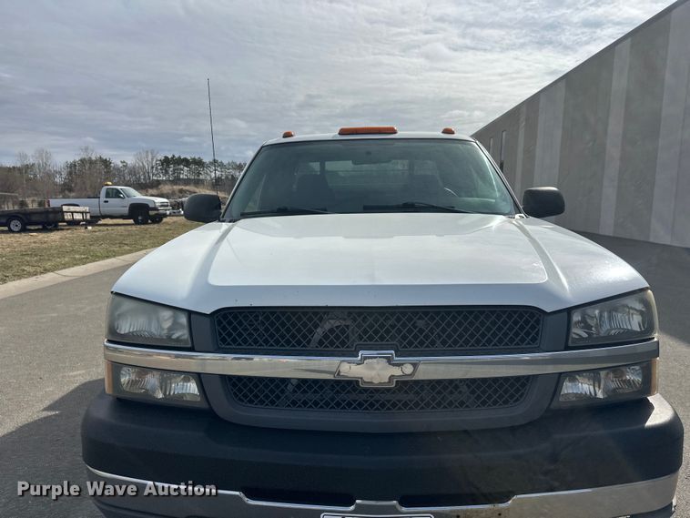 image for item FK0024 2004 Chevrolet Silverado 2500HD Ext. Cab pickup truck