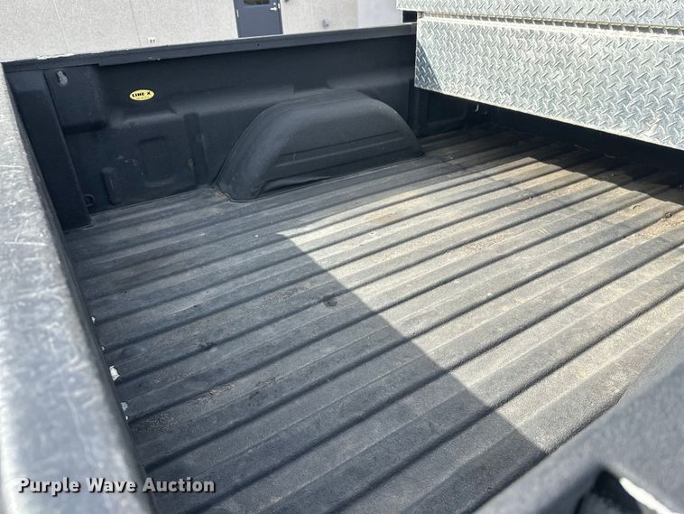 image for item FK0024 2004 Chevrolet Silverado 2500HD Ext. Cab pickup truck