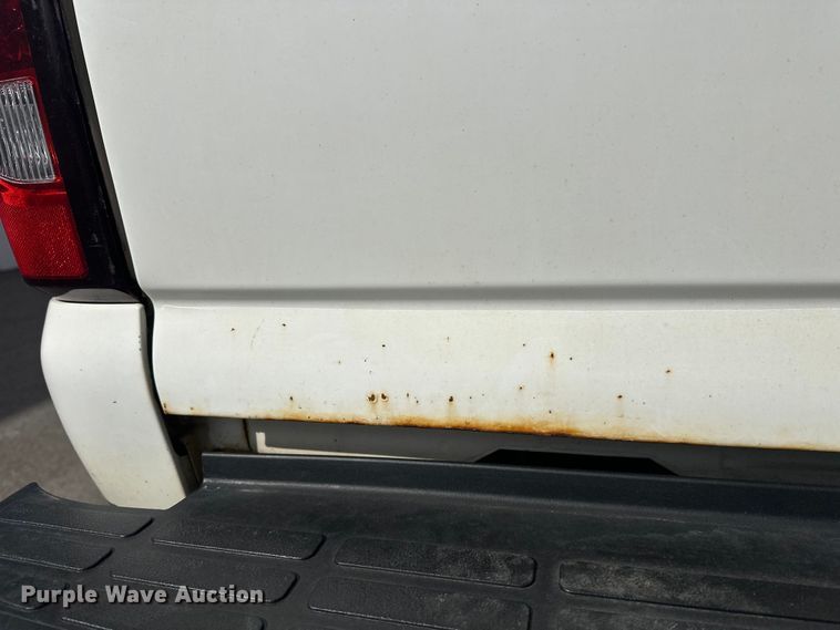 image for item FK0024 2004 Chevrolet Silverado 2500HD Ext. Cab pickup truck