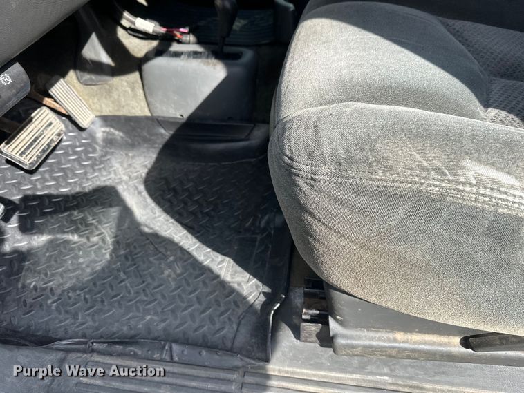 image for item FK0024 2004 Chevrolet Silverado 2500HD Ext. Cab pickup truck