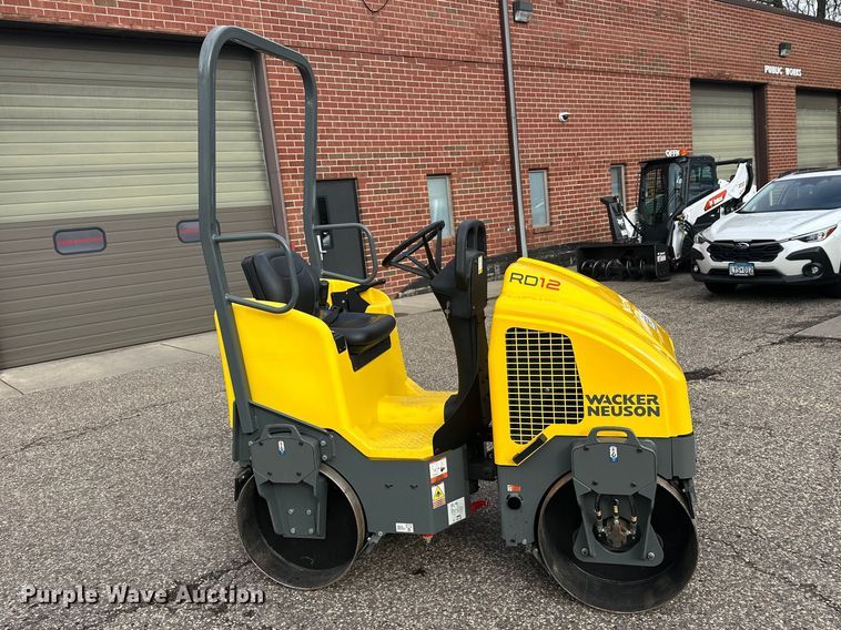 image for item FK0030 Wacker Neuson RD12 double drum vibratory roller