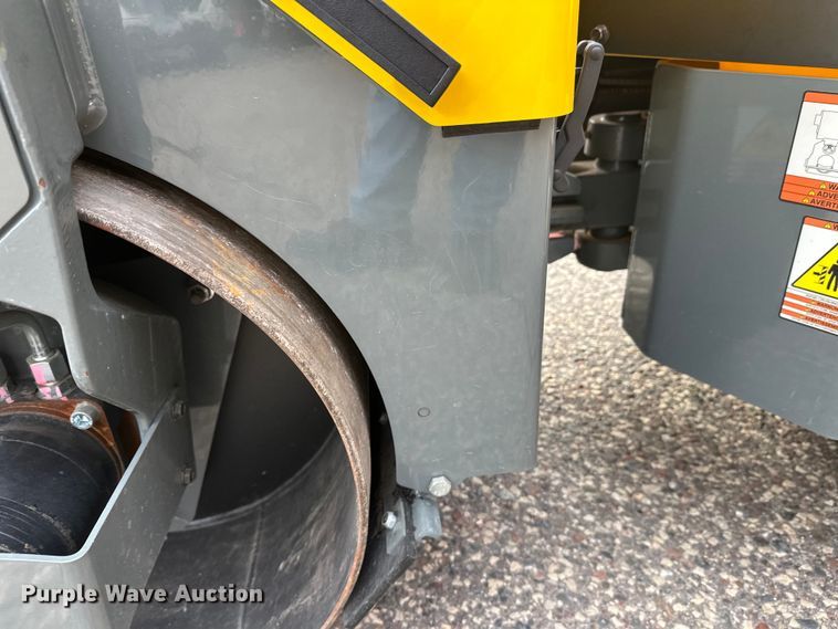 image for item FK0030 Wacker Neuson RD12 double drum vibratory roller