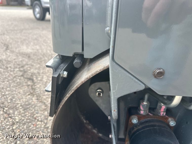 image for item FK0030 Wacker Neuson RD12 double drum vibratory roller