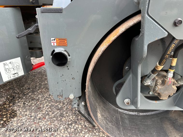 image for item FK0030 Wacker Neuson RD12 double drum vibratory roller