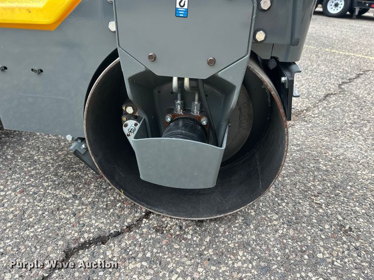 image for item FK0030 Wacker Neuson RD12 double drum vibratory roller