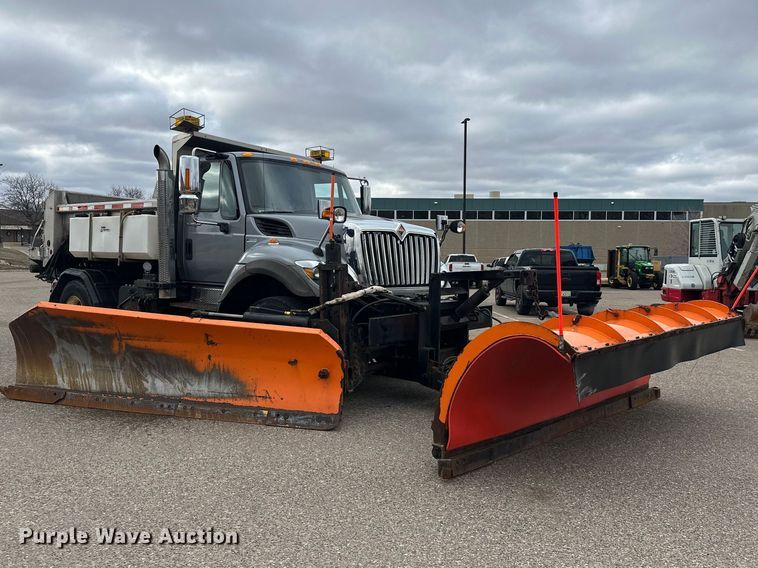 image for item FK0035 2009 International 7400 dump truck