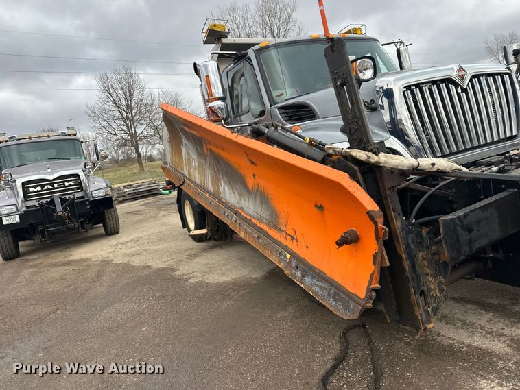 image for item FK0035 2009 International 7400 dump truck