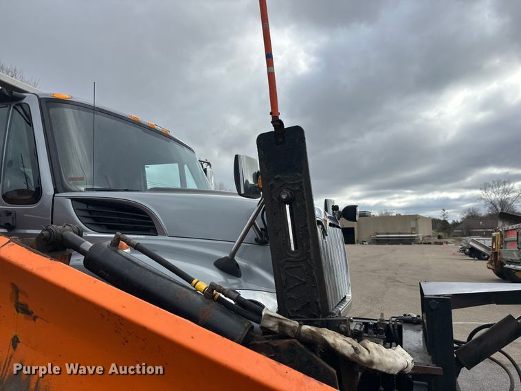 image for item FK0035 2009 International 7400 dump truck