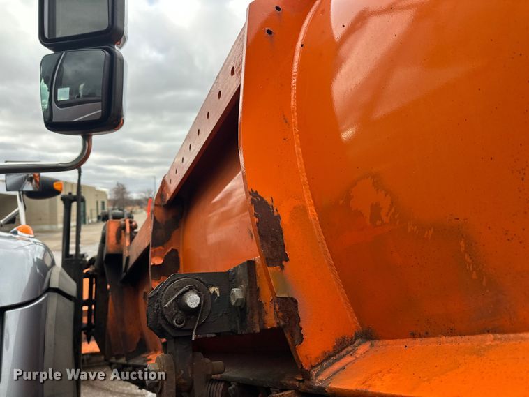 image for item FK0035 2009 International 7400 dump truck