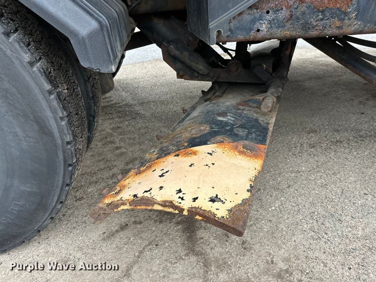 image for item FK0035 2009 International 7400 dump truck