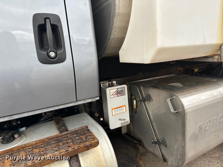 image for item FK0035 2009 International 7400 dump truck