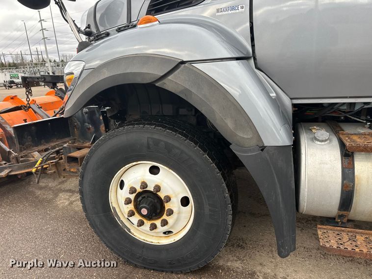 image for item FK0035 2009 International 7400 dump truck