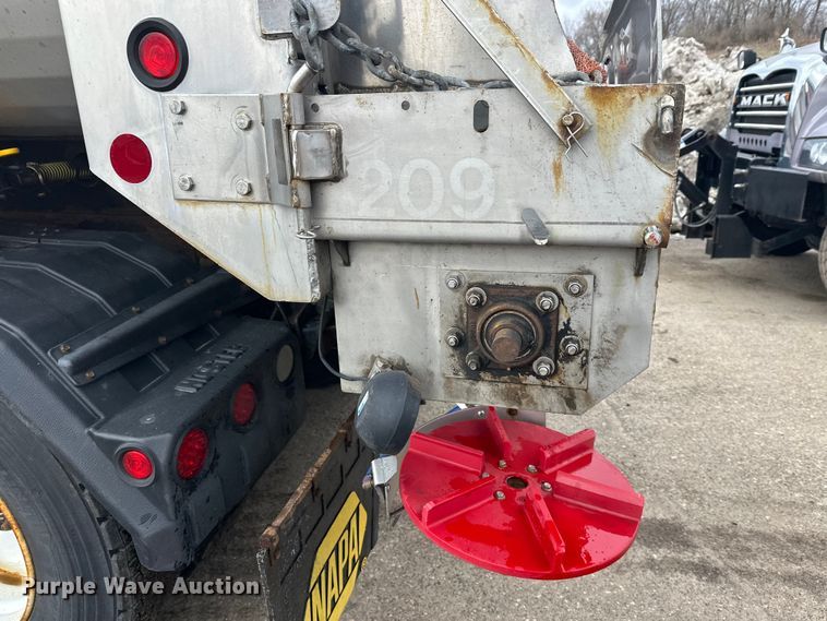 image for item FK0035 2009 International 7400 dump truck