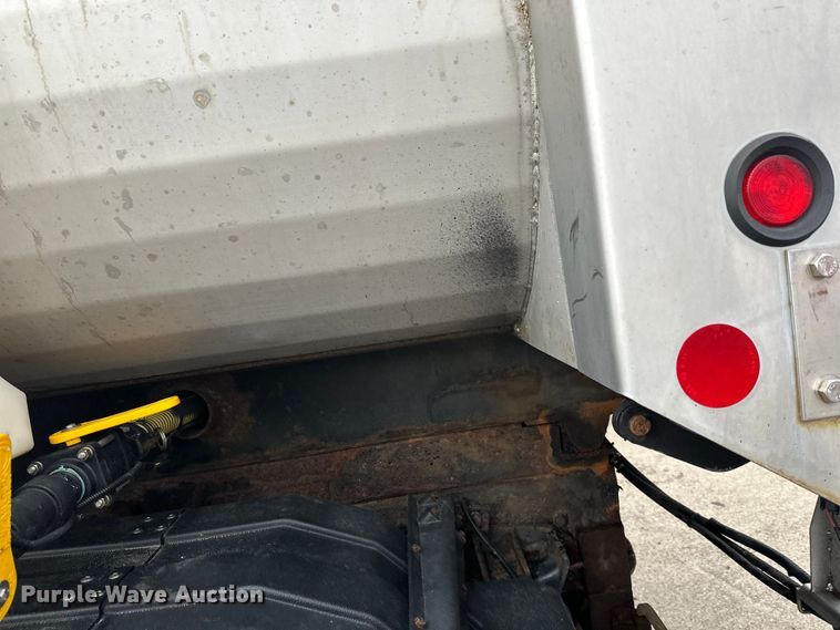 image for item FK0035 2009 International 7400 dump truck