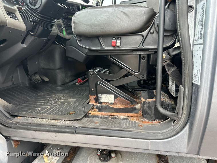 image for item FK0035 2009 International 7400 dump truck