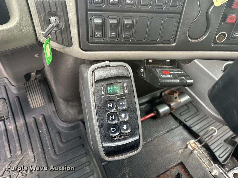 image for item FK0035 2009 International 7400 dump truck