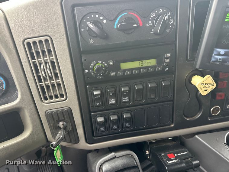 image for item FK0035 2009 International 7400 dump truck