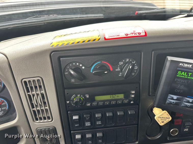 image for item FK0035 2009 International 7400 dump truck