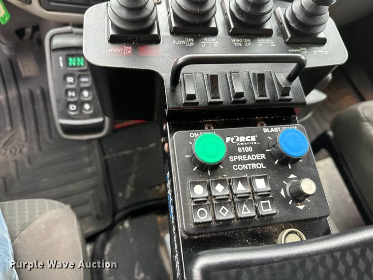 image for item FK0035 2009 International 7400 dump truck