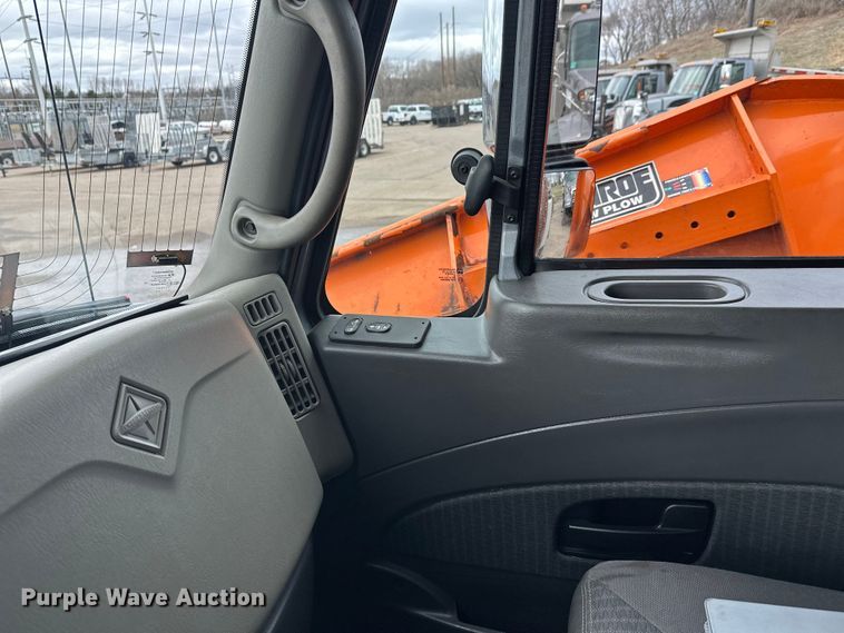 image for item FK0035 2009 International 7400 dump truck