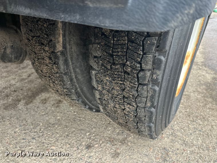 image for item FK0035 2009 International 7400 dump truck