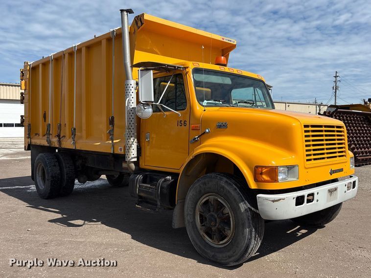 image for item FK1299 1998 International 4900 dump truck