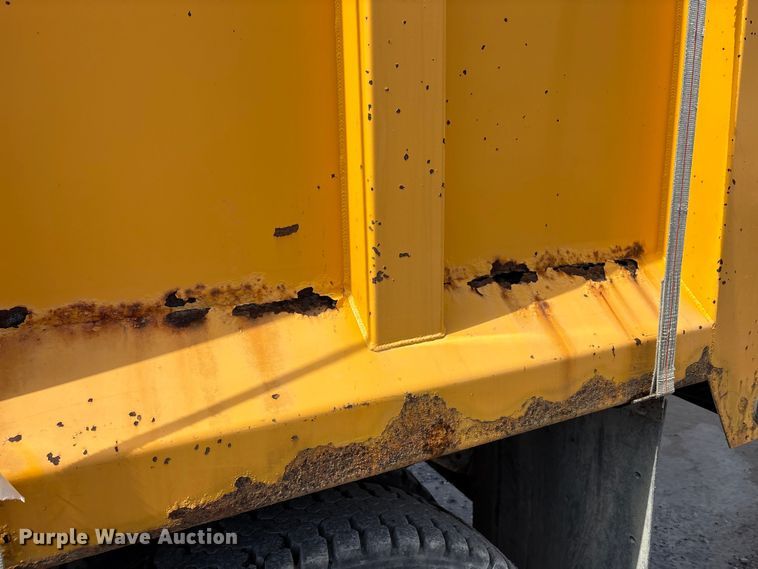 image for item FK1299 1998 International 4900 dump truck